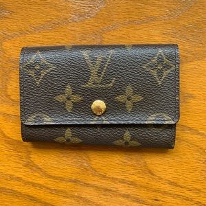 Louis Vuitton Monogram 6 Key Holder **Authentic**